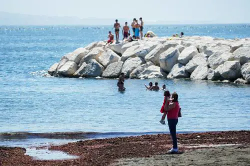 Caos spiagge, arriva l’ingresso a numero chiuso