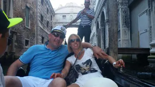 Ammazza ex e compagna. Poi il killer si suicida. "Già in cella per violenze"