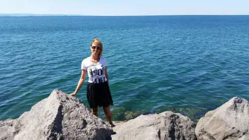 "La mia Lidija uccisa per colpa dei giudici, vengano a vederla nella bara"