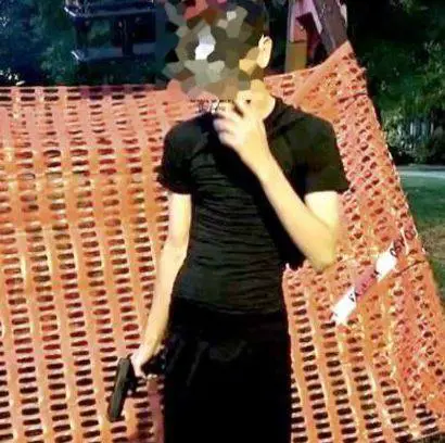 Adolescente con pistola al parco. La Lega: "Sconcertante"