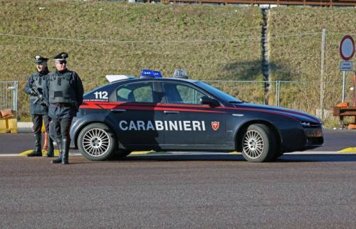 Una volante dei carabinieri ad Arezzo