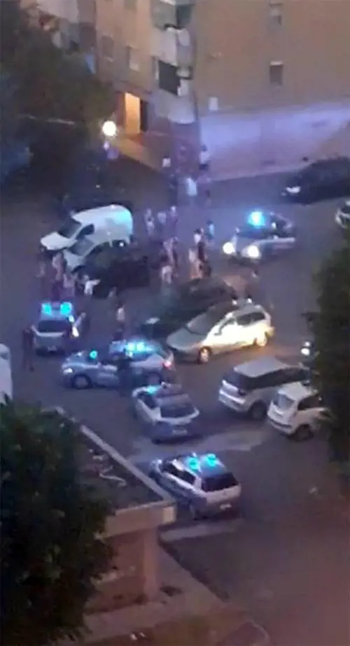 Rissa tra residenti e abusivi in via Bolla a Milano