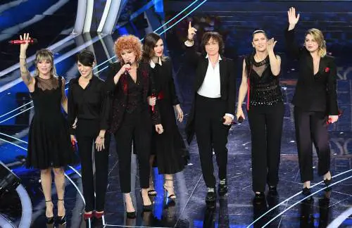 L'urlo di centomila riunisce il pop contro la violenza
