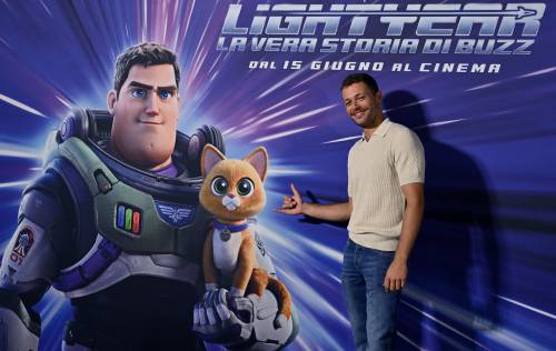 Disney lancia Buzz Lightyear, primo cartone con bacio gay