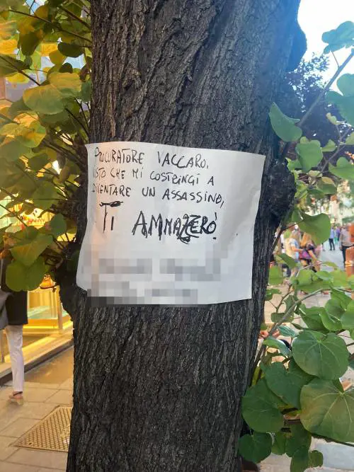 "Mi fai essere un assassino, ti ammazzerò". I cartelli choc contro il procuratore