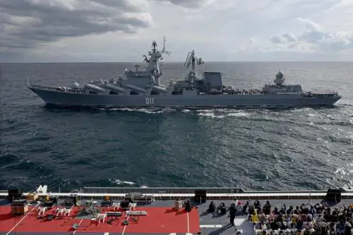 Avvistata nave russa al largo della Puglia: così lo Zar sfida la Nato