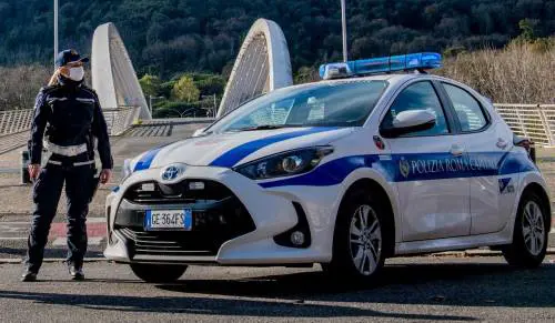 Va in ospedale, l'abusivo gli occupa casa e la mette pure in affitto
