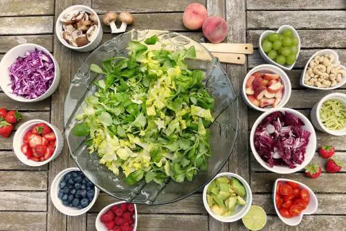 Insalate antiossidanti, 3 ricette per l'estate
