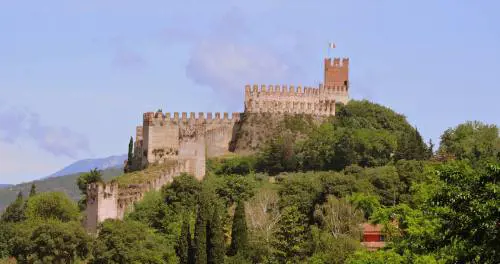 Castello di Soave, un viaggio nel Medioevo veronese
