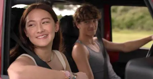 È tempo di sole e primi baci con "L'estate nei tuoi occhi" (ma solo per i giovani)