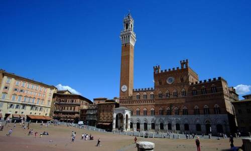 Siena: torri, campane e il fiume fantasma