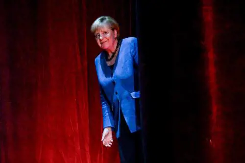 Merkel bacchetta Merz: "L'ascesa di Afd è colpa tua"