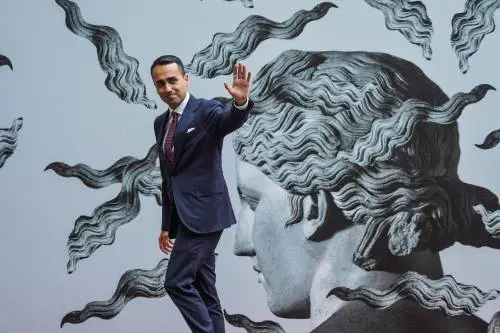 Di Maio svuota i 5s: "Insieme per il futuro" conta 63 parlamentari. "Noi euro-atlantici contrapposti a Putin"