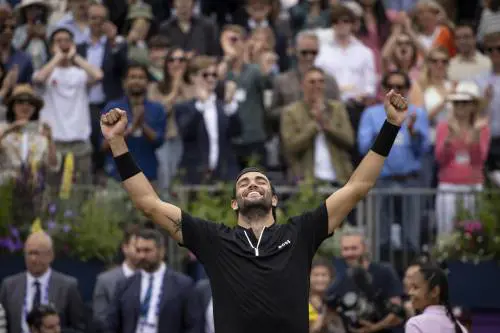 Nole no Vax a guardare la lotta Medvedev-Nadal. Ma Berrettini fa sognare