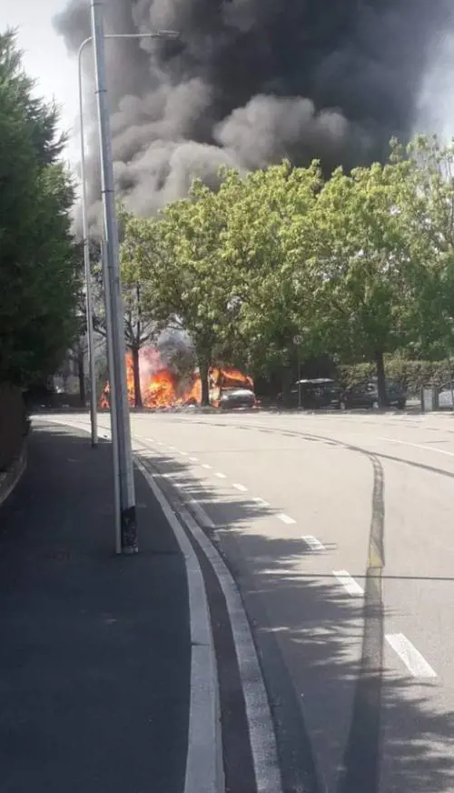 Esplode camper alle porte di Milano: una donna morta, grave un 81enne