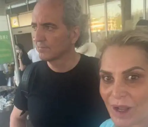 "Bloccati in 300. É una vergogna". L'ira di Simona Ventura per il volo cancellato