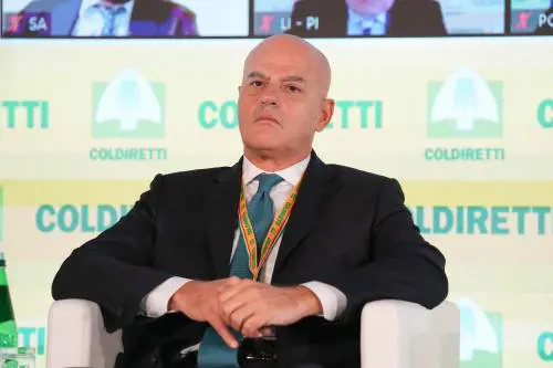 Quel top manager che porta a spasso il governo italiano in Africa ed Emirati