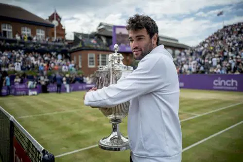 "Ho il cuore a pezzi". Berrettini positivo al Covid si ritira da Wimbledon