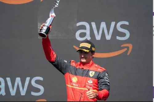 Lo strano team radio di Sainz: "Mi dispiace...". Leclerc si "lamenta" ancora