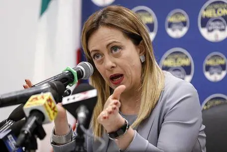 Meloni ancora contro Letta: "Delle sue lezioni non so che farmene"