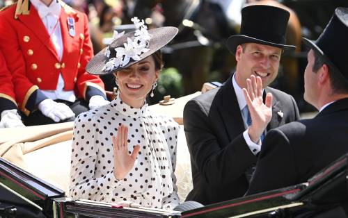 Il principe William compie 40 anni: una vita al servizio della Corona