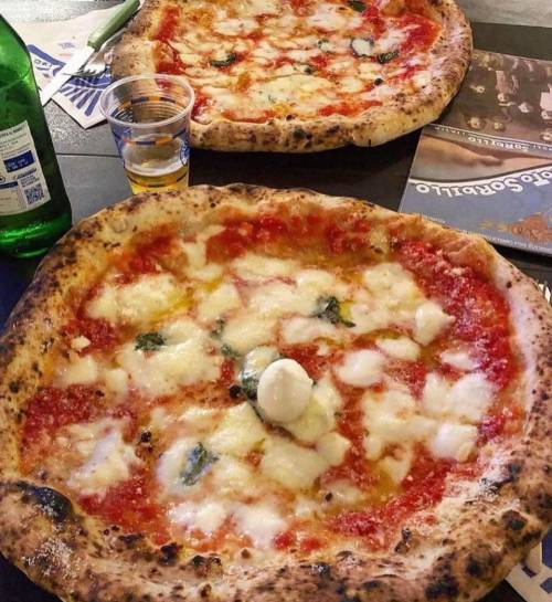 "La pizza è del popolo": ecco come Napoli risponde a Briatore
