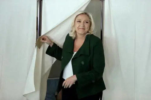 Popolo contro élite: la vera battaglia che spacca la Francia