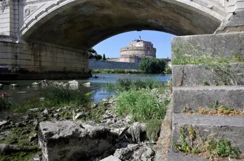 "Siccità, pronti a ridurre l'acqua nelle case"
