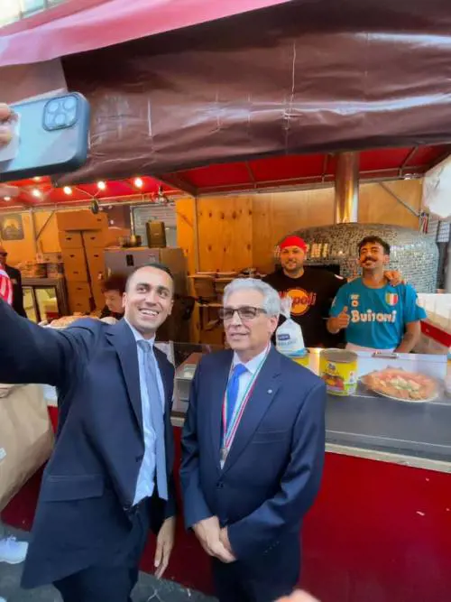Tutti i selfie di Di Maio