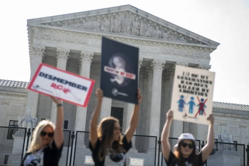 La Corte Suprema Usa revoca il diritto all'aborto