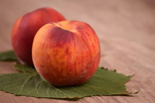 Pesche, proprietà e benefici del frutto protagonista dell'estate