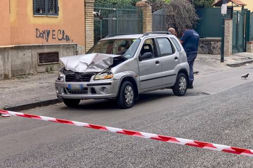 Napoli, un bimbo di 3 anni investito e ucciso davanti alla madre: l'autista aggredito dalla folla