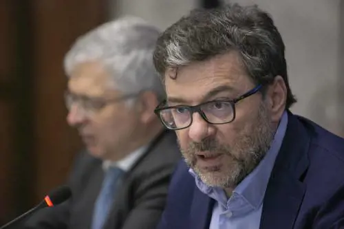 Il Pnrr lumaca minaccia il Pil. Pesano rincari e burocrazia
