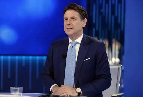 Il M5s crolla sotto il 10%. Ma Conte per ora resiste alle pressioni interne