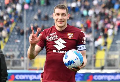 I casi Belotti, Bernardeschi e Dybala. Dalla fila di estimatori al cerino in mano