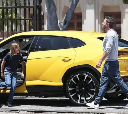 La Lamborghini e l'incidente: il figlio di Ben Affleck (10 anni) tampona un'auto in sosta
