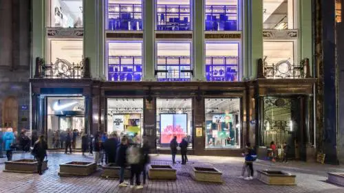 La grande fuga dei brand dalla Russia: cosa c'è dietro l'addio