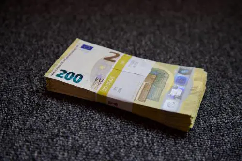 Bonus 200 euro agli autonomi: l’erogazione slitta a novembre