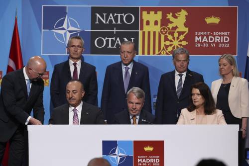 Il futuro della Nato globale. E c'è la svolta di Erdogan: entrano Svezia e Finlandia