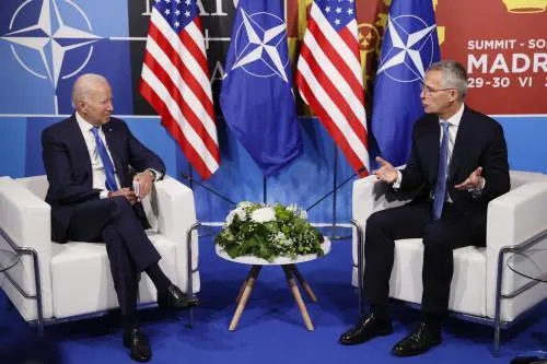Il sostegno incondizionato all'Ucraina semina dubbi