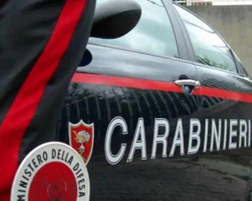 Una volante dei carabinieri (foto di repertorio)
