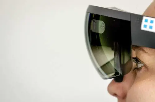 Occhiali Microsoft HoloLens per realtà mista