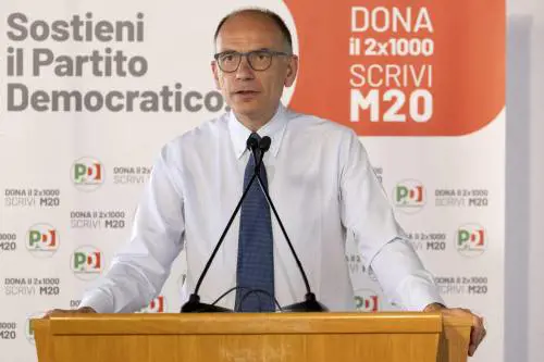 L'appoggio di Fi e Pd. E Letta terrorizza gli eletti grillini aggrappati al seggio