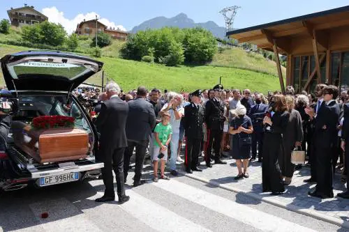 L'ultimo saluto a Del Vecchio "Sarai sempre qui con noi"