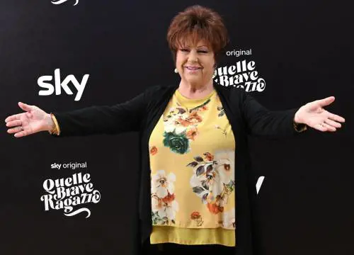 Drone cade durante il concerto di Orietta Berti: una donna in ospedale