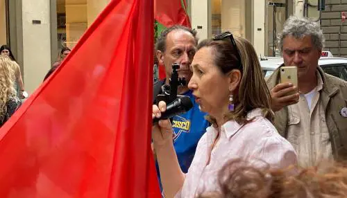 Evoca i mssili di Putin su Piombino pur di contrastare il rigassificatore