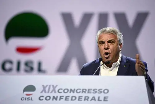 Sbarra lascia la Cisl e attacca Landini: "Ha trasformato la Cgil nel surrogato di un partito"