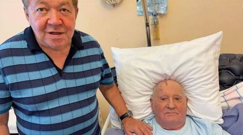 Gorbaciov ricoverato in dialisi a 91 anni