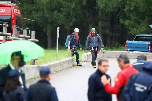 Il maltempo frena le ricerche sulla Marmolada. I dispersi scendono a 13