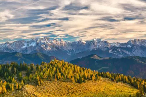 Turismo, incubo disdette. Nasce il coordinamento fra tutte le Regioni alpine